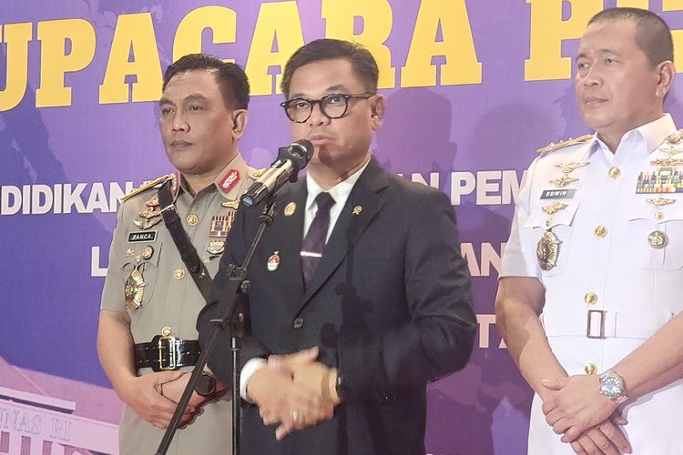 Gubernur Lembaga Ketahanan Nasional (Lemhannas) RI, Ace Hasan Syadzily ditemui di Gedung Lemhannas, Jakarta, Selasa (13/1/2026).