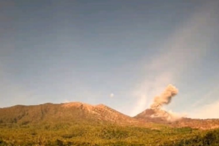 Gunung Lewotobi di Flores Timur Kembali Meletus, Warga Diimbau Pakai Masker