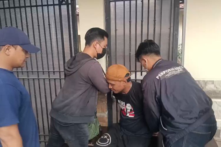 Pengedar Narkoba Ditangkap di Mampang, Ditemukan 10,5 Kg Ganja