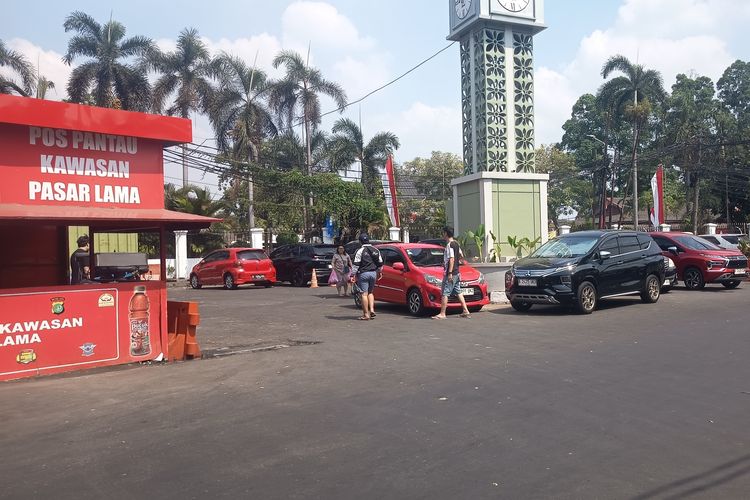 Warga Keluhkan Parkir Liar Getok Tarif Rp 5.000 di Pasar Lama Tangerang, Tak Ada Karcis Resmi