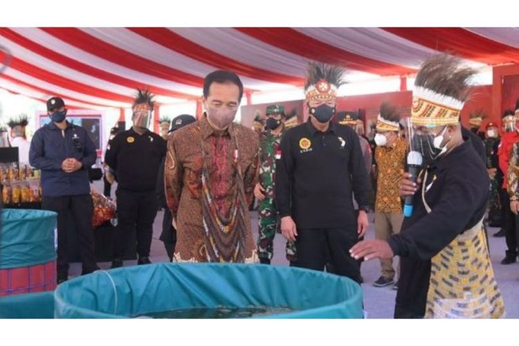 Presiden RI Joko Widodo Lakukan peletakan batu pertama Papua Youth Creative Hub Jayapura.