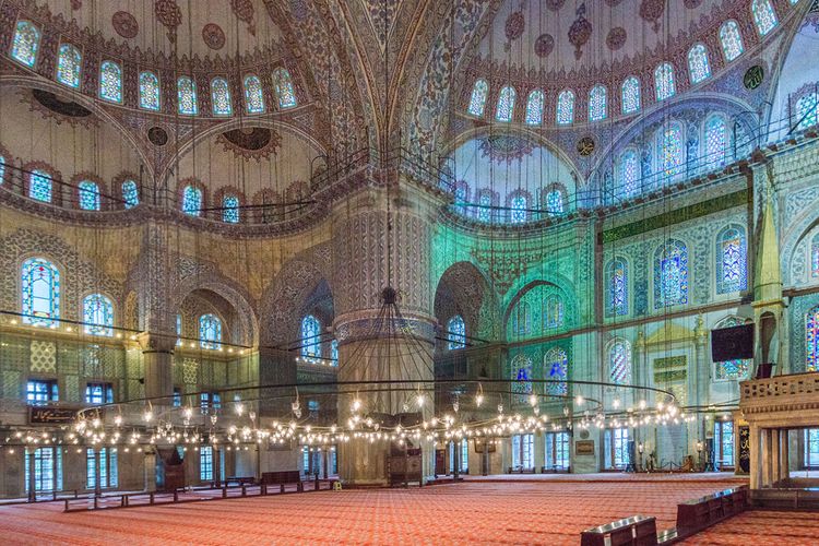 Interior Blue Mosque di Istanbul, Turki.
