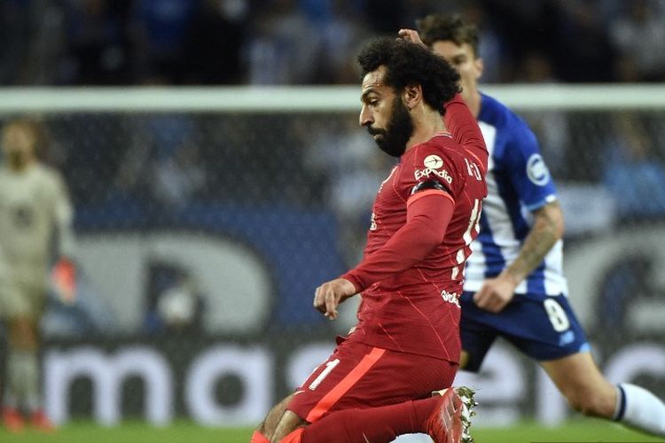 Pemain depan Liverpool, Mohamed Salah, selama pertandingan Grup B putaran pertama Liga Champions 2021-2022 antara FC Porto dan Liverpool di Estadio Dragao, pada 28 September 2021.