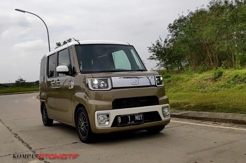 Ajak Kei Car Daihatsu Jalan-jalan di Jakarta, Banyak yang Baper