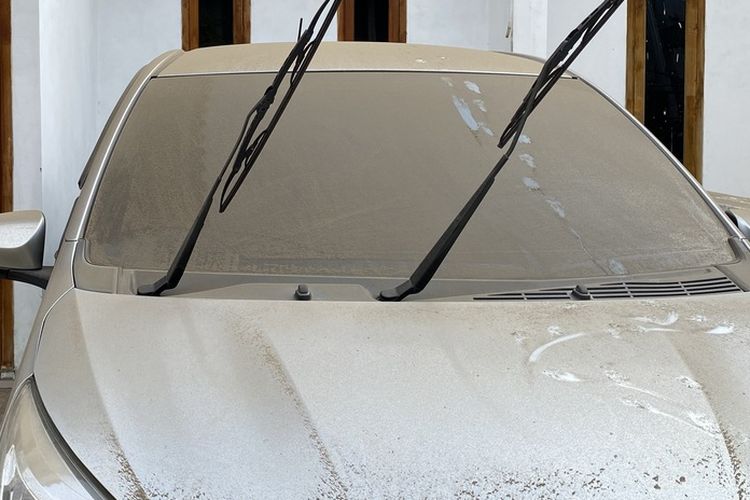 Mobil Hybrid dan Listrik Terkena Abu Vulkanik: Perhatikan Komponen Ini