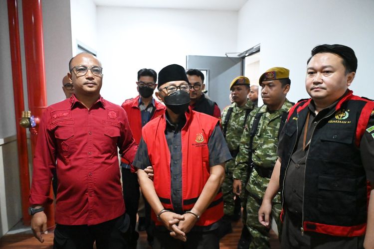Wabup Indramayu Ditahan Kejati Jawa Barat, terkait Korupsi Tunjangan Perumahan DPRD