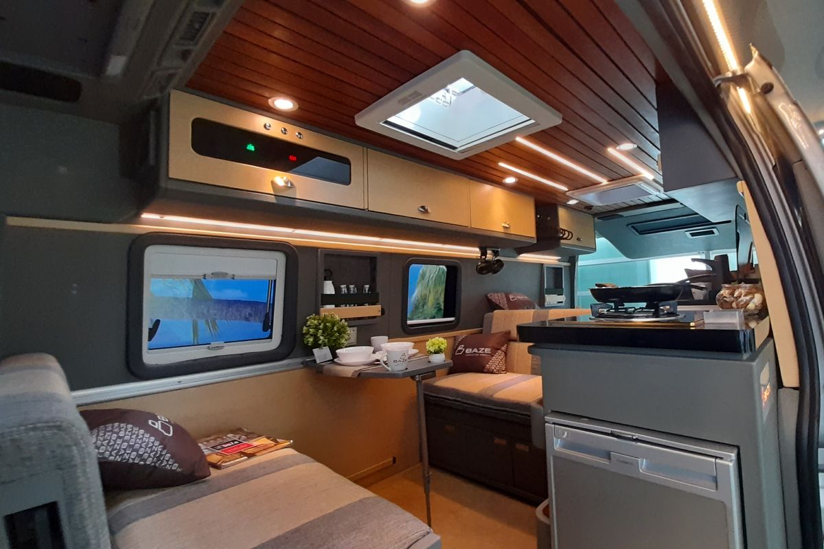 Interior motorhome milik Umbu Tedy yang dipajang di booth Baze saat IIMS 2022, Kamis (7/4/2022)