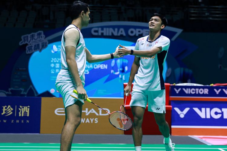 Fajar Alfian/Muhammad Shohibul Fikri kala berlaga di semifinal China Open 2022 melawan Liang Wei Keng/Wang Chang, di Olympic Sport Center Gymnasium, Changzhou, Sabtu (26/7/2025).