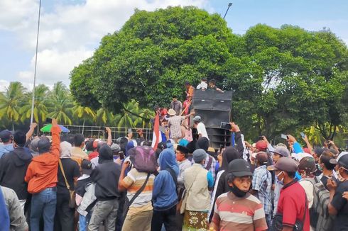 Pendukung Wakil Bupati Jember Demo, Desak Bupati Faida Minta Maaf