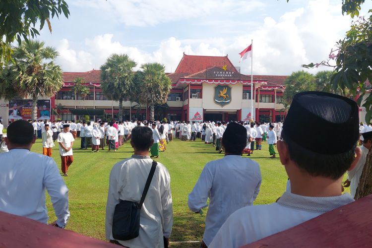 Di Sumenep, Upacara Hari Santri Disangka Pelepasan Jemaah Umrah