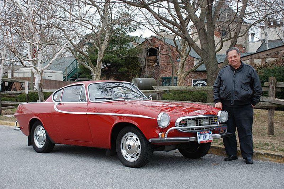 Volvo P1800S milik Irv Gordon dengan odometer 3 juta mil