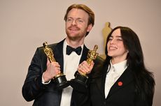 Dukung Gencatan Senjata di Gaza, Sejumlah Selebritas Pakai Pin Merah di Oscar 2024