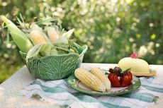 Cara Kupas Jagung dengan Cepat, Bisa Pakai Microwave