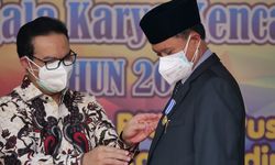 Kendalikan Laju Pertumbuhan Penduduk, Wali Kota Madiun Terima Penghargaan MKK 2021