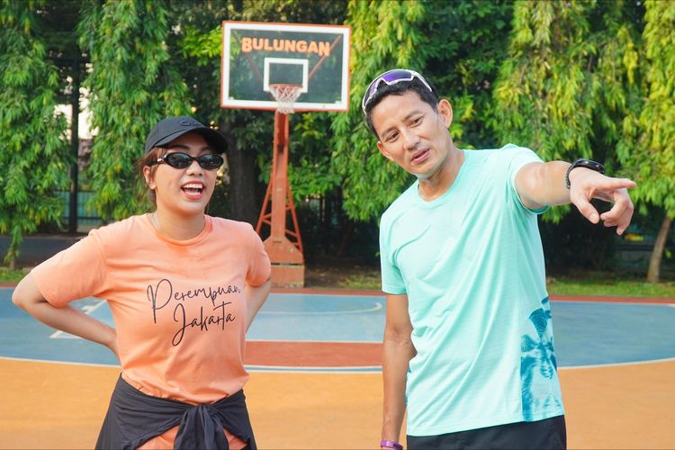 Ketua DPP PAN Zita Anjani bersama Menteri Pariwisata Sandiaga Uno melakukan olahraga lagi pagi dari Kebayoran Baru sampai Lapangan Bulungan, Rabu (5/6/2024). 