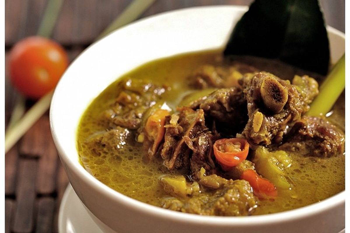 Sup Iga Asam Pedas di Nyiur Resto. 