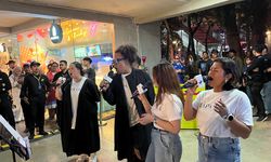 Ketika Para Pemain Film Siapa Dia Karaoke Bareng di Taman Literasi... 