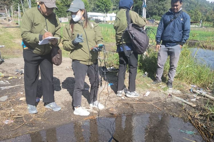 Letupan Belerang Danau Batur Bali Sebabkan 25 Ton Ikan Nila Peternak Mati