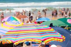 Payung Pantai Tak Efektif Lindungi Kulit dari Sinar Matahari