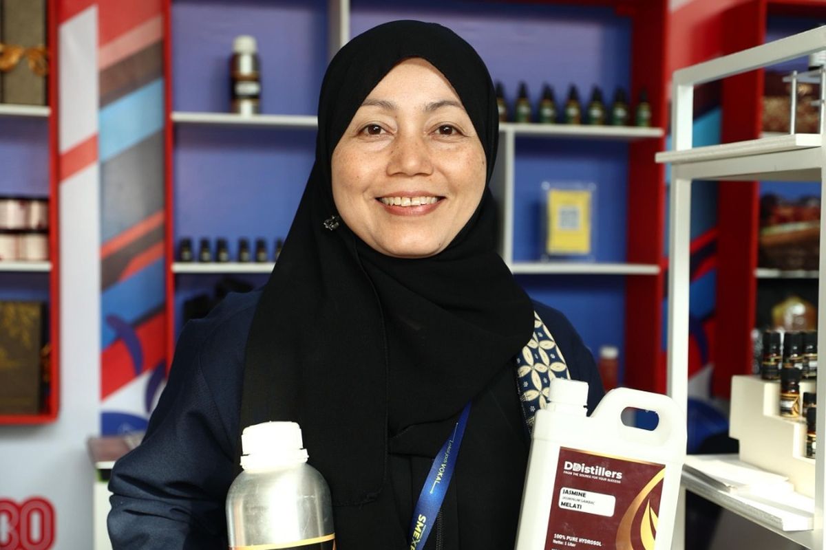 Eliest Listiani, pendiri Syailendra Bumi Investama (Syailendra BI), social enterprise yang memproduksi minyak atsiri dan minyak nabati di bawah merek DDistillers.