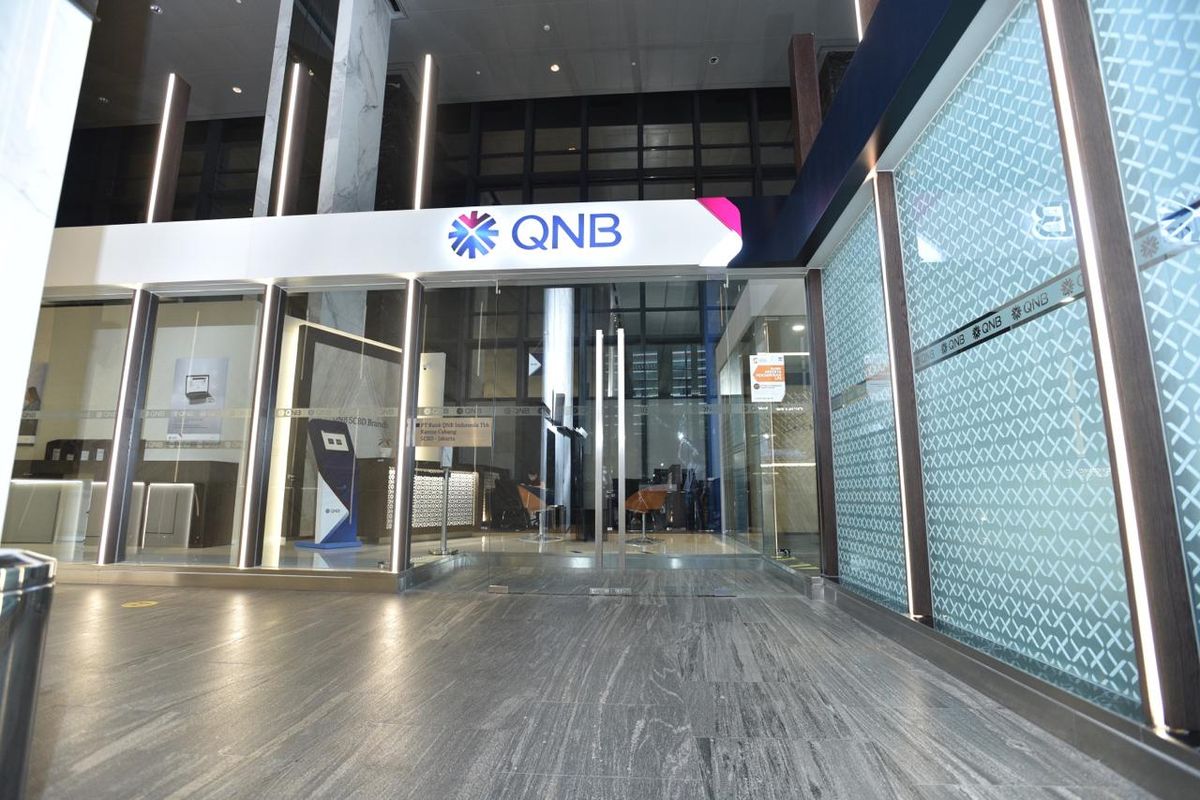 Lush Qnb Bank Swift Code Scene Photography