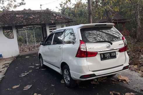Viral Pengemudi Mobil Putih Tersesat ke Pekuburan Tengah Malam Usai Foto Prewedding