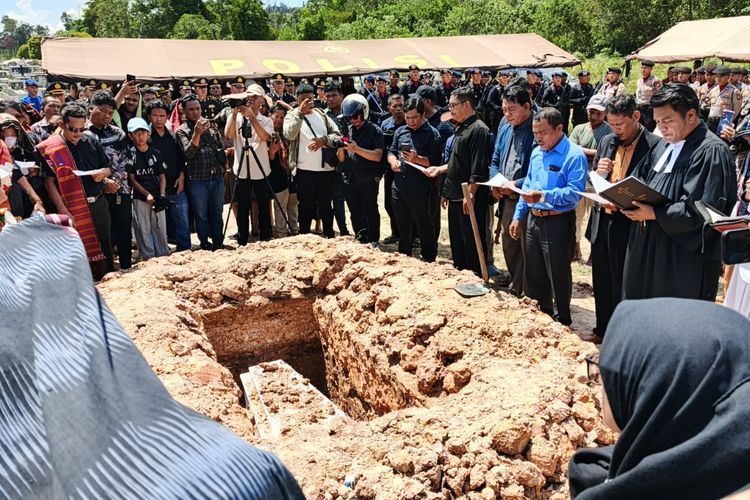 Bripda Natanael yang Tewas Dianiaya Senior Dimakamkan, Keluarga Minta Kasus Diusut Tuntas