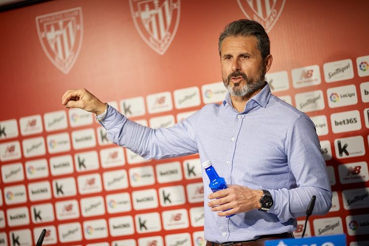 Legenda Athletic Bilbao yang kni jadi pelatih akademi klub tersebut, Rafael Alkorta.