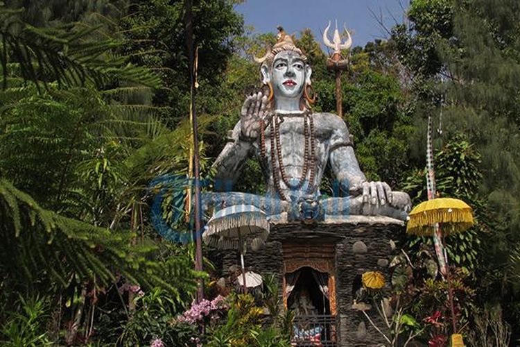 Patung Siwa di Pura Malen di Lereng Gunung Batukaru, salah satu tempat wisata Tabanan.