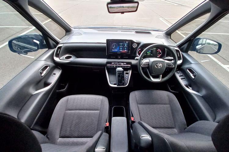 Interior Toyota All New Voxy