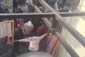 Oknum Ormas Duduki Paksa Ruko di Surabaya, Minta Kompensasi Rp 100 Juta
