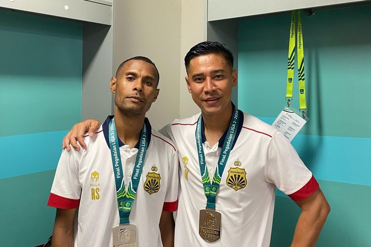 Mantan pemain Bhayangkara FC di liga 2 2024-2025, Indra Kahfi dan Ruben Sanadi.