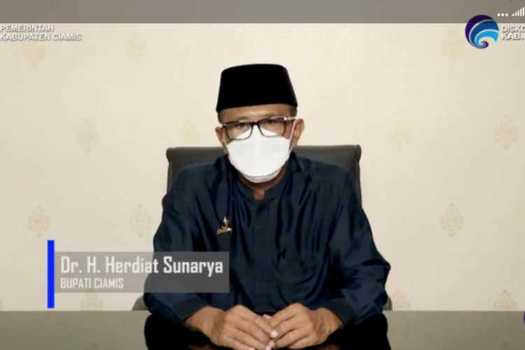 Tangkapan layar saat Bupati Ciamis Herdiat Sunarya menyampaikan bahwa dirinya terpapar Covid-19.