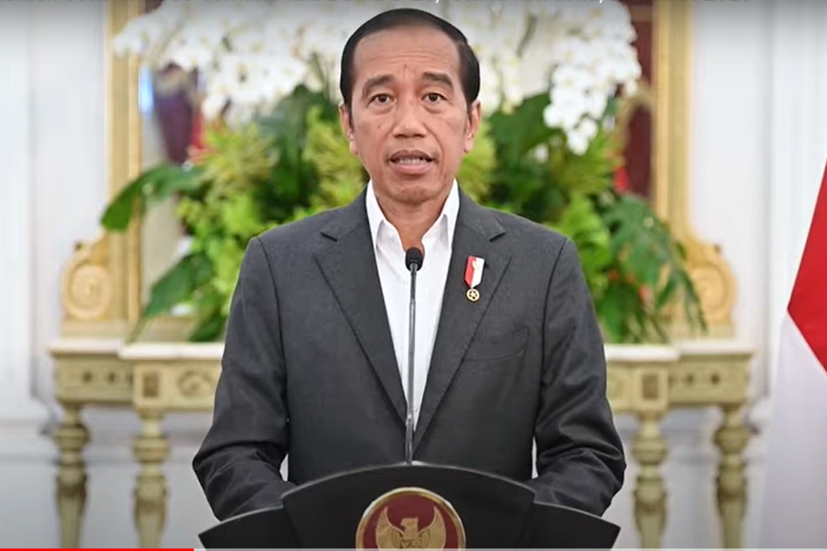 Presiden Joko Widodo saat memberikan keterangan terkait polemik keikutsertaan timnas Israel pada Piala Dunia U20 2023 di Indonesia, Selasa (28/3/2023).