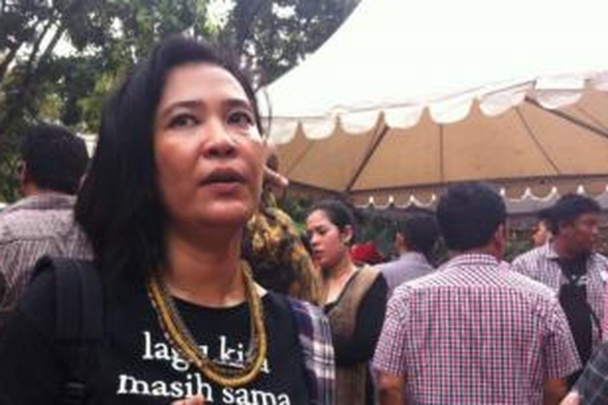 Oppie Andaresta hadir di acara Revolusi Harmoni untuk Revolusi Mental, di Parkir Timur Senayan, Jakarta (11/6/2014).
