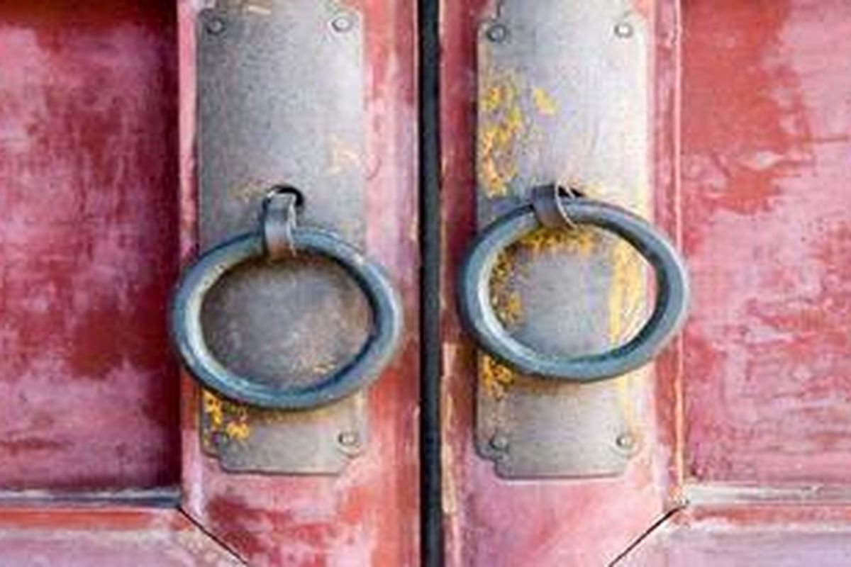 Dalam percaturan dunia, negara kita semakin tak diperhitungkan di antara negara-negara yang kompetitif. Kita masih diperhitungkan hanya karena memiliki jumlah penduduk besar dan sumber daya alam berlimpah.