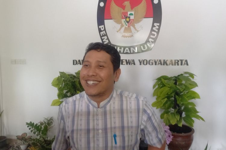 Ketua KPU DIY Ahmad Shidqi saat ditemui di Kantor KPU DIY, Kota Yogyakarta, Jumat (16/2/2024)