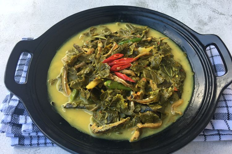 ilustrasi gulai daun singkong khas Padang.