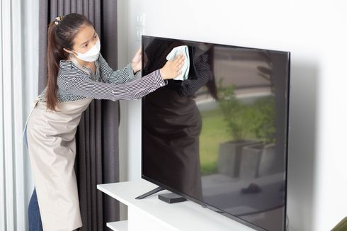 Cara Membersihkan TV Layar Datar Tanpa Merusak dan Menggoresnya