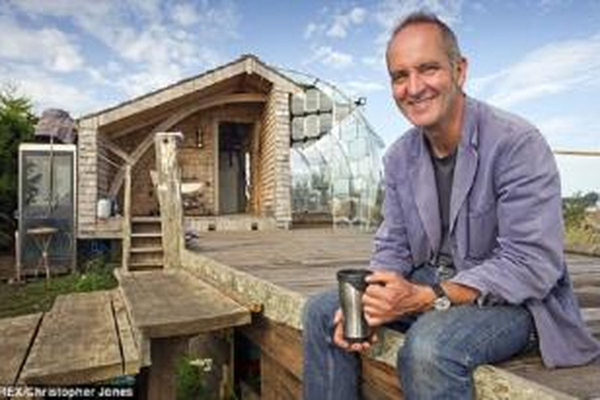 Tidak semua pesohor suka dengan rumah mewah nan glamor, contohnya, Kevin McCloud.