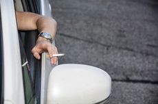 Menghilangkan Bau Asap Rokok di Kabin Mobil