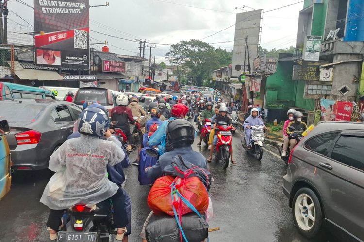 Ketua Komisi III DPRD Sukabumi Keluhkan Macet Horor di Cibadak, Minta Bupati Sama-sama Cari Solusi