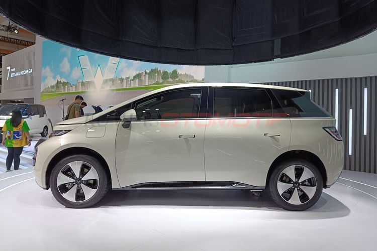 Wuling Cloud EV di IIMS 2024