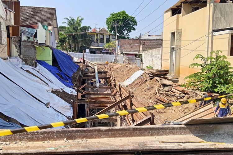 Tanah di Perumahan Elite Semarang Ambles, Ternyata Area Bekas Sungai Aktif