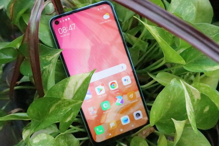 Redmi Note 9 menjalankan sistem operasi Android 10 yang dilapisi antarmuka MIUI 11.