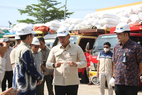 Stok CBP Capai 3,7 Juta Ton, Wamentan Pastikan Bulog Bisa Jaga Kualitas Beras