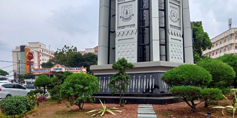 Tugu Pamulang berdiri gagah setelah direvitalisasi.