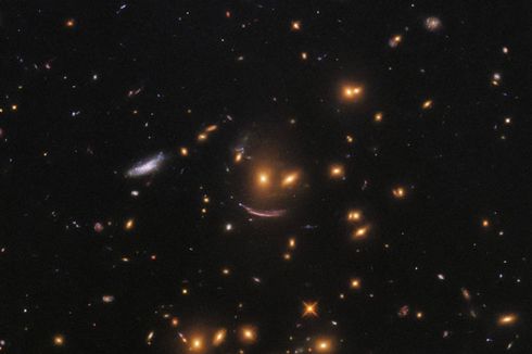 Teleskop Hubble Abadikan Senyuman Galaksi Tempat Kelahiran Bintang
