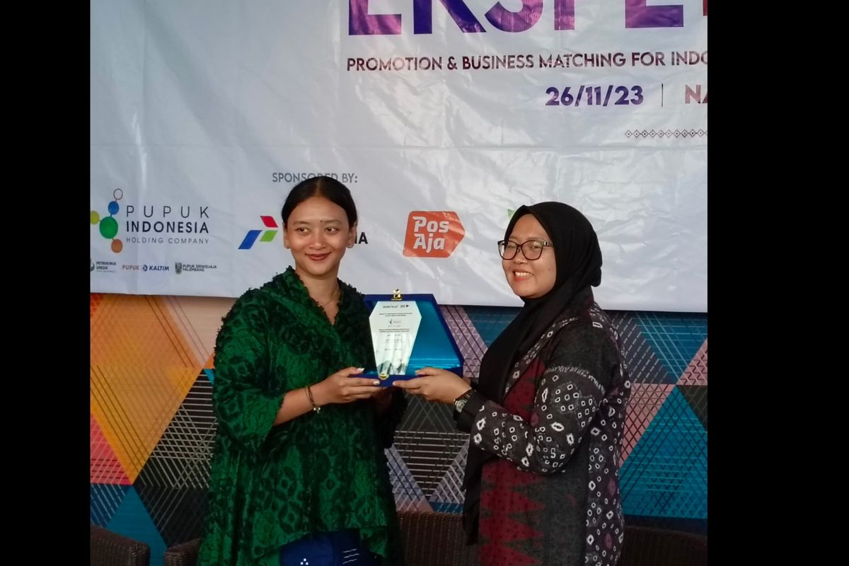 Henny Eka Mardiyanti, VP Pengelolaan TJSL PT Pupuk Indonesia (Persero) saat Konferensi Pers KOLABORASI Sahabat UMKM, Promosi & Business Matching Produk UMKM ke Jepang di Hotel All Season Thamrin, Jakarta Pusat pada Senin (20/11/2023).