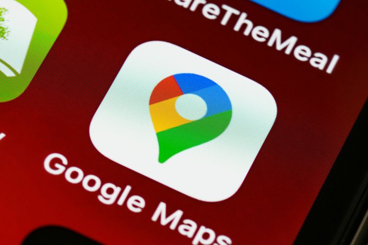 Mobil BMW Terjun dari Tol Krian-Gresik, Bisakah Pengemudi Menggugat Google Maps?